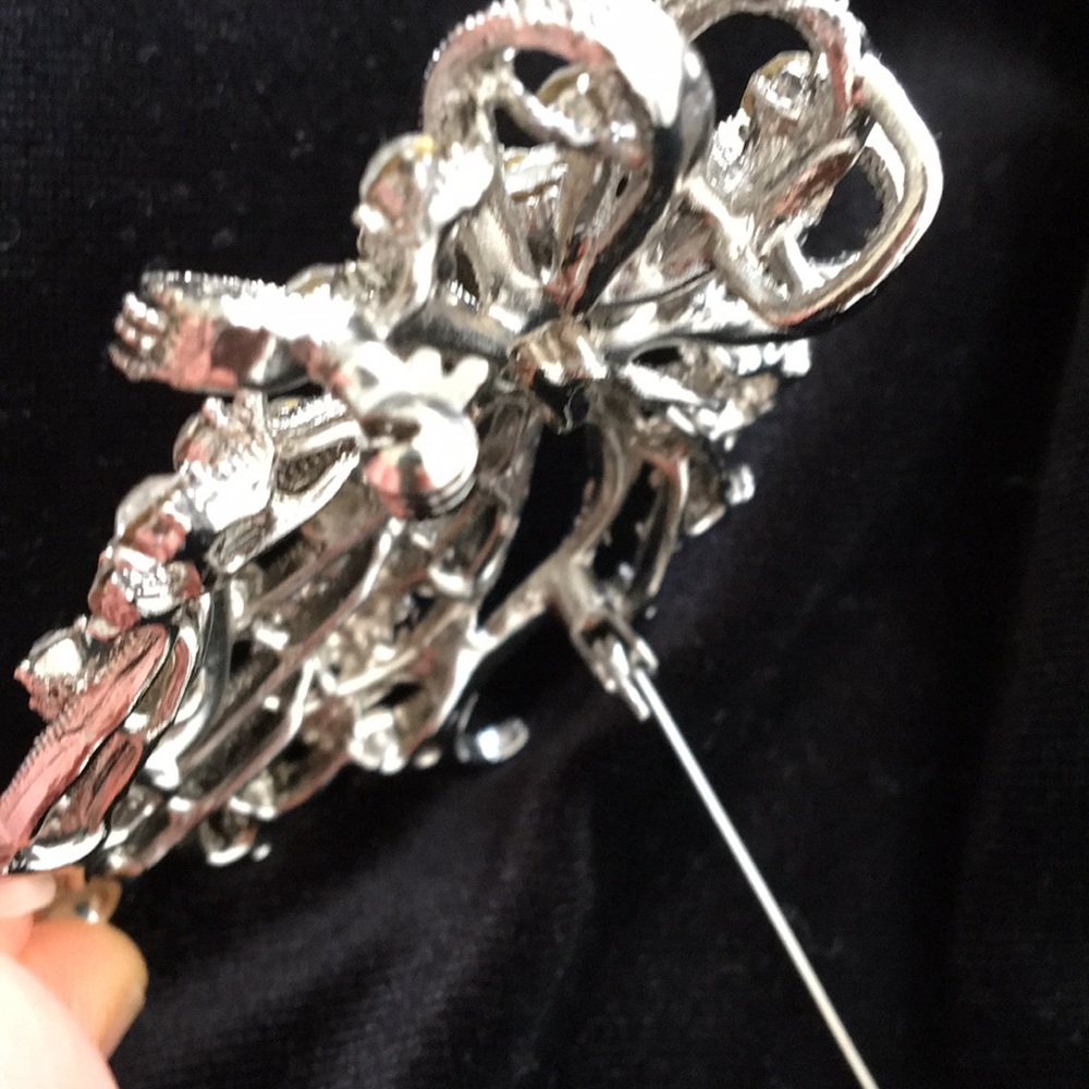 Designer Pin - Picture 3 of 5